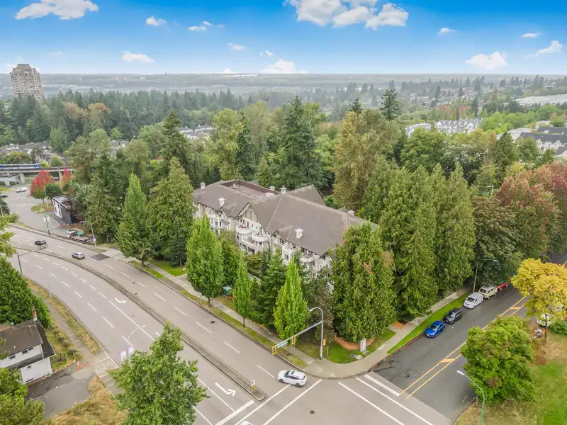 PH8 7383 GRIFFITHS DRIVE - photo 1 of 40