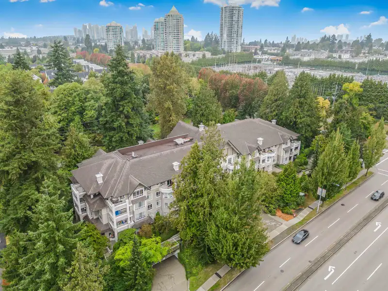 PH8 7383 GRIFFITHS DRIVE - photo 4 of 40