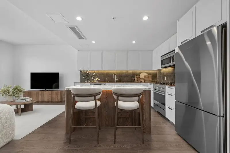 1308 1471 HUNTER STREET - photo 1 of 25