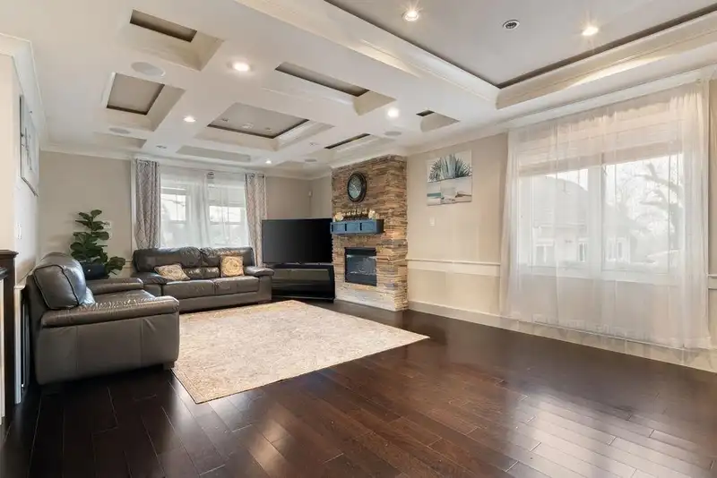 8363 VICTORIA DRIVE - photo 1 of 18