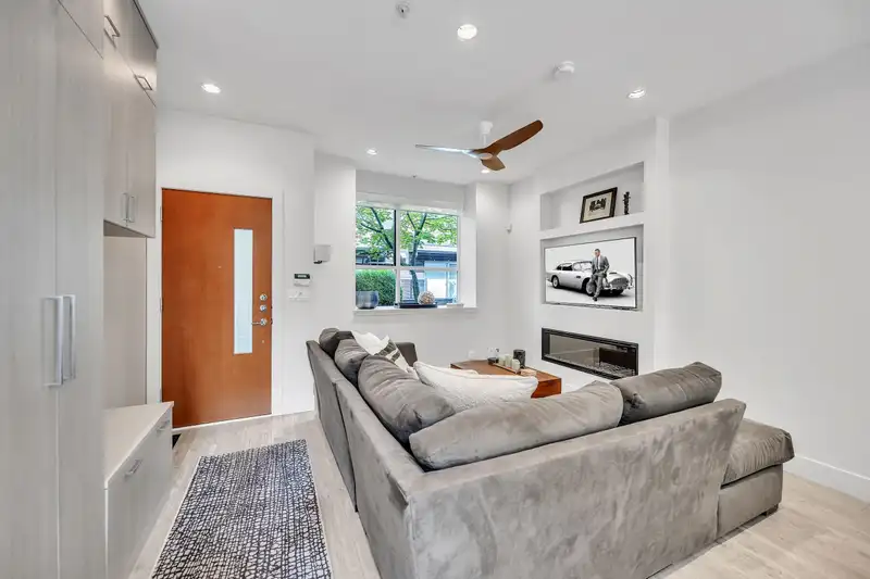 3 2188 W 8TH AVENUE - photo 2 of 24