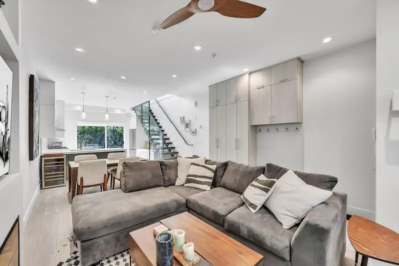 3 2188 W 8TH AVENUE - photo 3 of 24