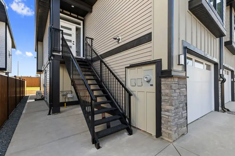 8576 DUNBAR WAY - photo 3 of 36