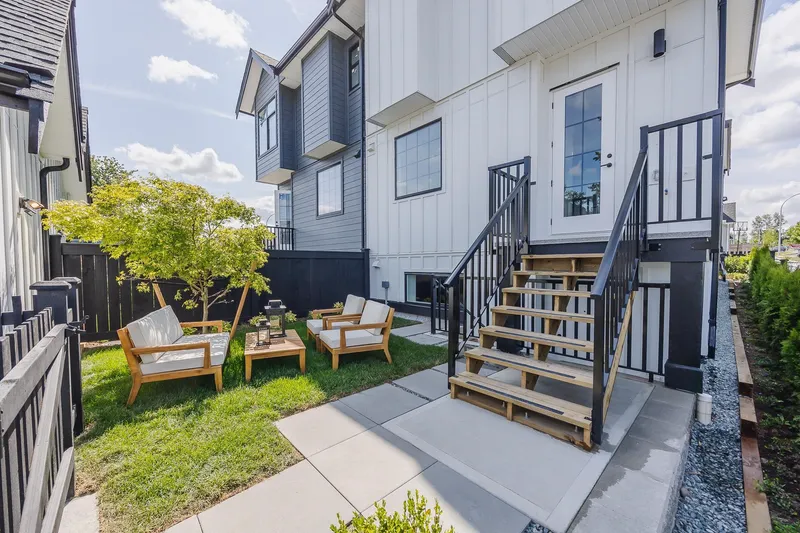 19767 75B AVENUE - photo 2 of 20