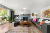 202 1000 BOWRON COURT - thumbnail 4