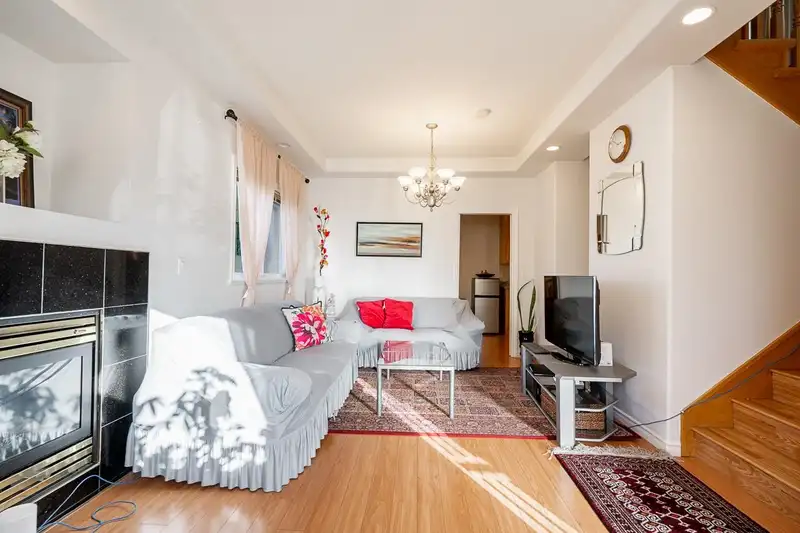 6980 HUMPHRIES AVENUE - photo 2 of 37