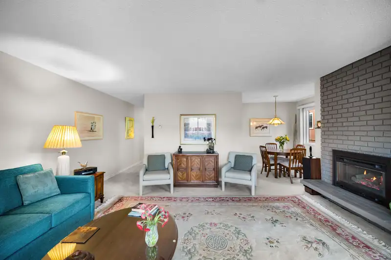202 1066 W 13TH AVENUE - photo 4 of 23