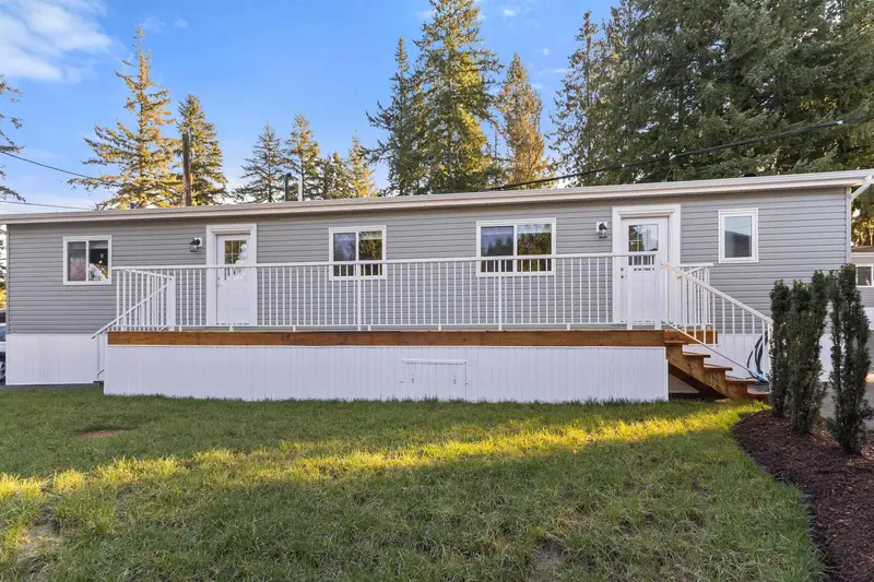 19 24330 FRASER HIGHWAY - photo 2 of 25