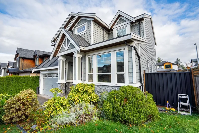 8862 STEGAVIK COURT - photo 3 of 25