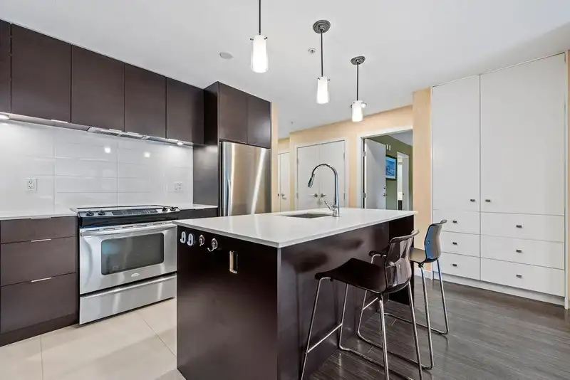 312 1679 LLOYD AVENUE - photo 1 of 39
