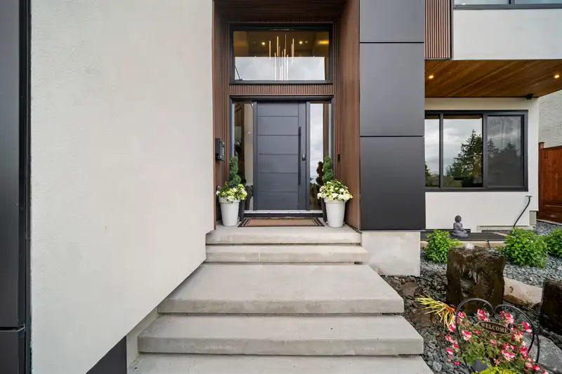 8102 WILTSHIRE PLACE - photo 2 of 40