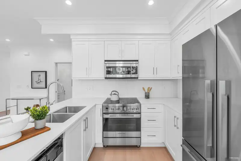 107 8233 WILLIAMS ROAD - photo 1 of 31
