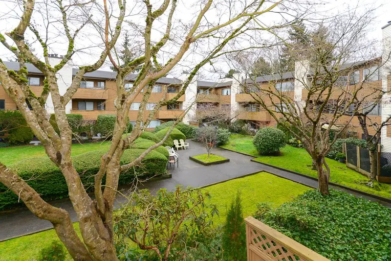 263 7293 MOFFATT ROAD - photo 1 of 21