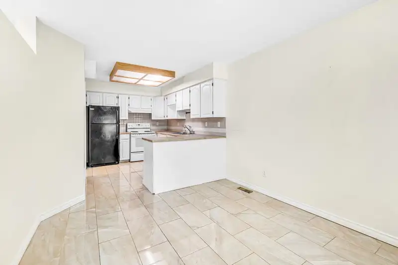 124 9978 151 STREET - photo 4 of 30