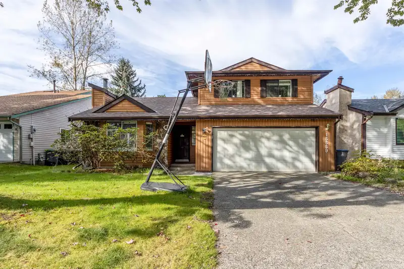 15559 98 AVENUE - photo 1 of 1
