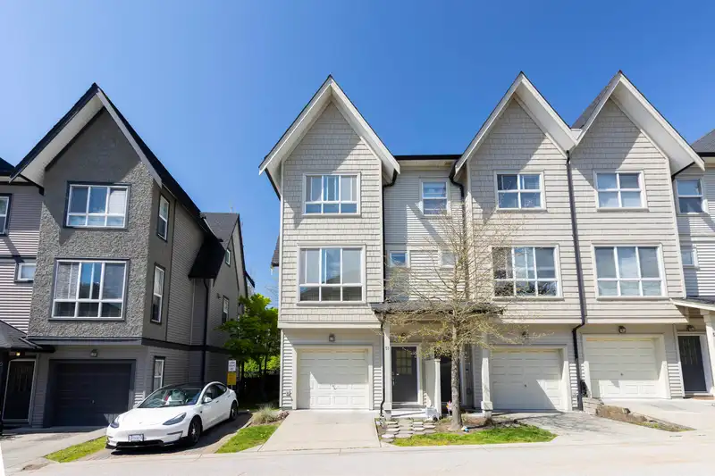 51 10489 DELSOM CRESCENT - photo 1 of 38