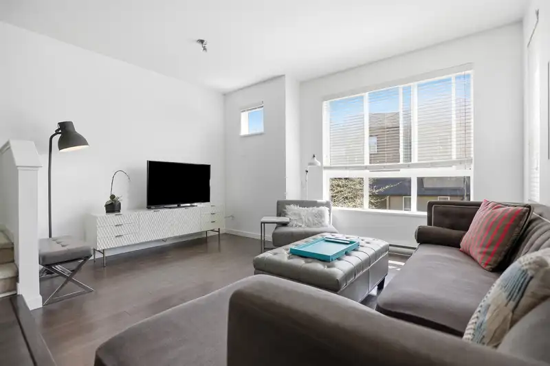 51 10489 DELSOM CRESCENT - photo 3 of 38