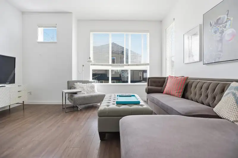 51 10489 DELSOM CRESCENT - photo 4 of 38