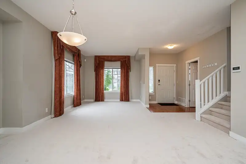 16770 63 AVENUE - photo 3 of 27