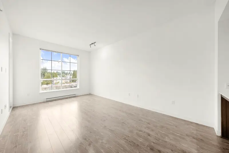 417 608 COMO LAKE AVENUE - photo 2 of 25