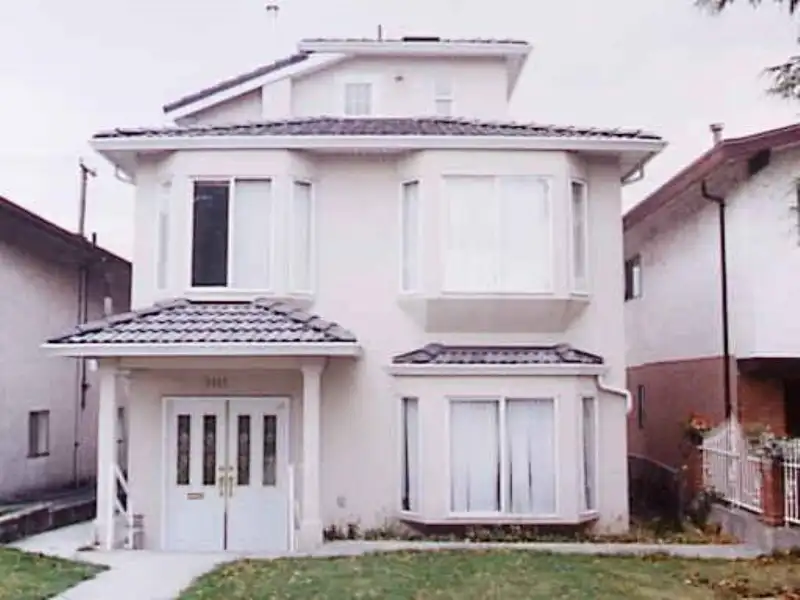 1115 E 33RD AVENUE - photo 1 of 14