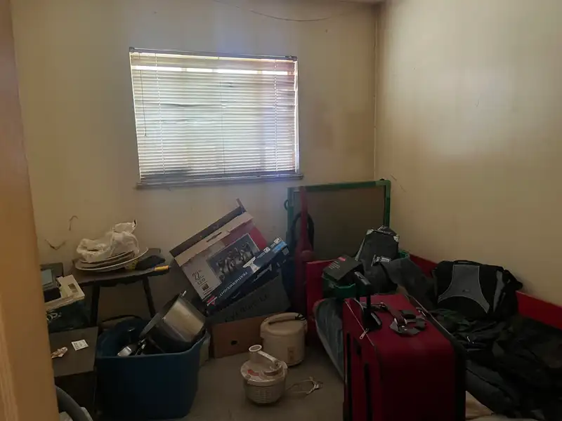 1115 E 33RD AVENUE - photo 4 of 14