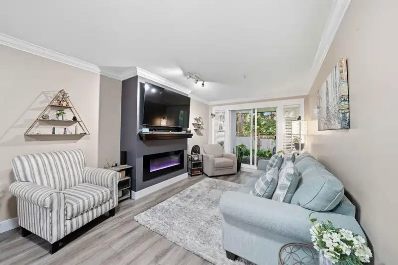 106 22275 123 AVENUE - photo 1 of 25