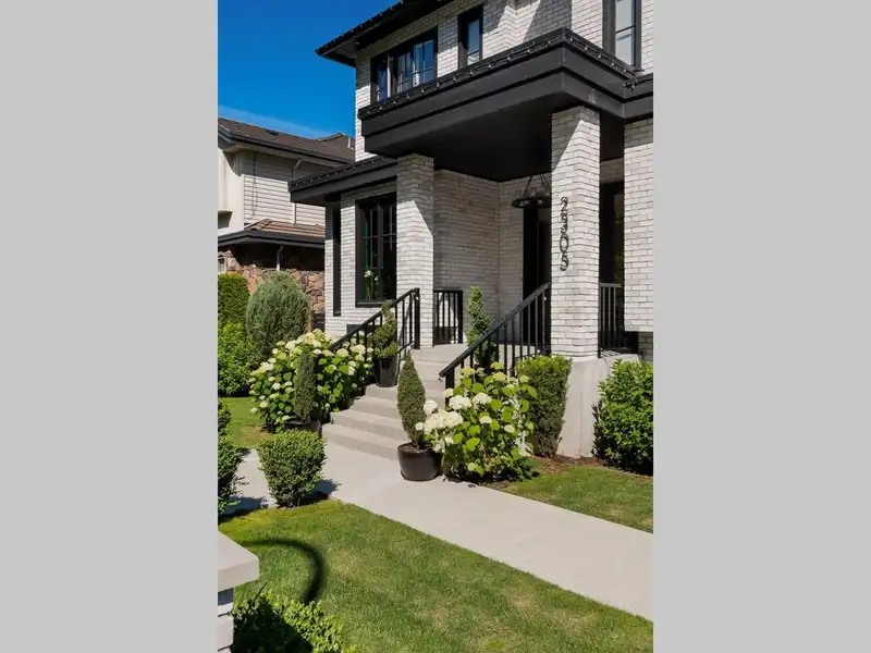 2305 W KING EDWARD AVENUE - photo 2 of 40