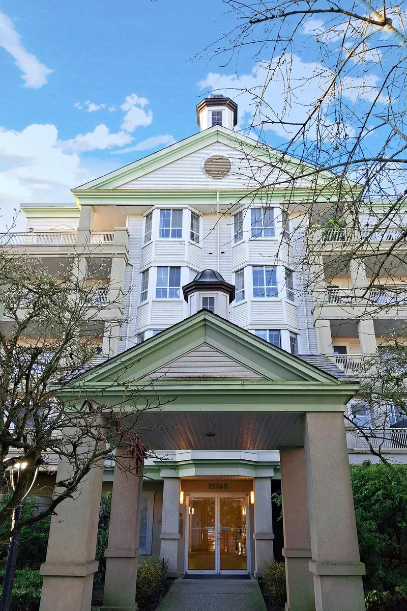 322 15268 105 AVENUE - photo 1 of 25