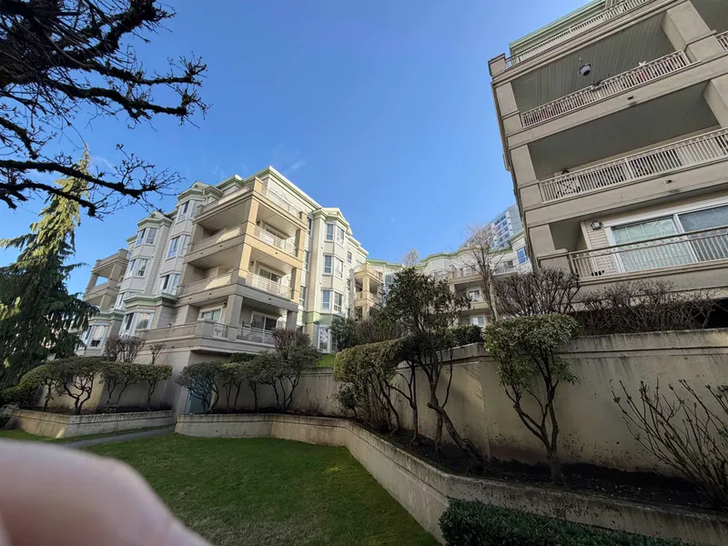 322 15268 105 AVENUE - photo 2 of 25