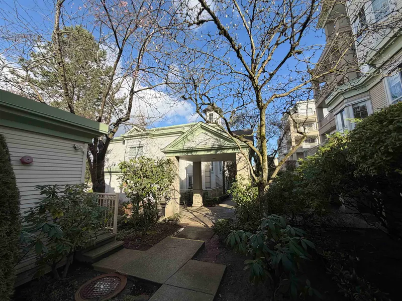 322 15268 105 AVENUE - photo 4 of 25