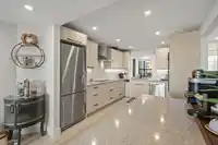 2 14985 VICTORIA AVENUE - thumbnail 12