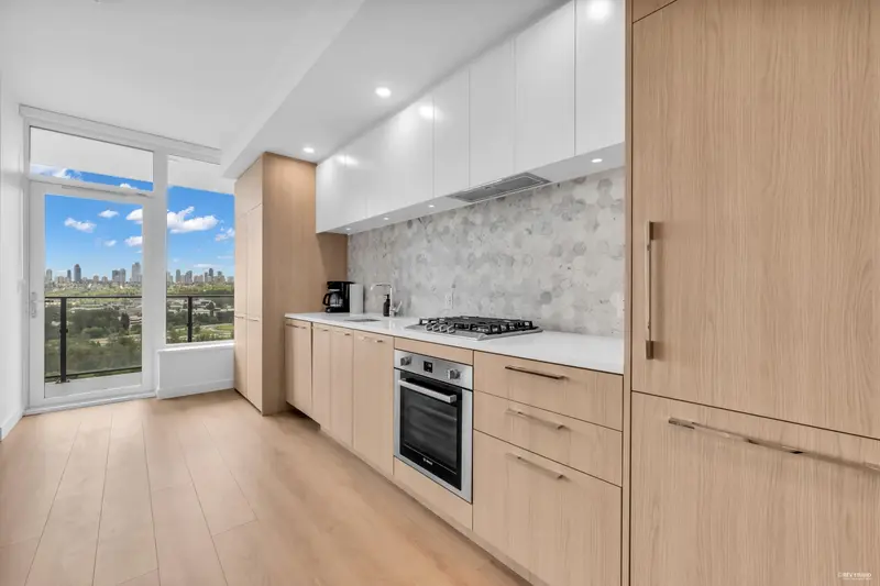 1803 2425 ALPHA AVENUE - photo 2 of 25