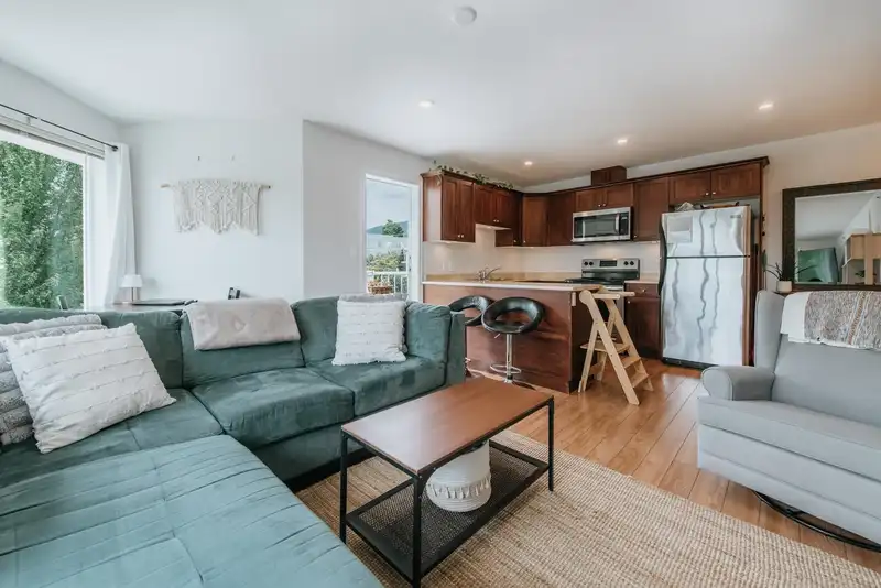 301 624 SHAW ROAD - photo 2 of 23