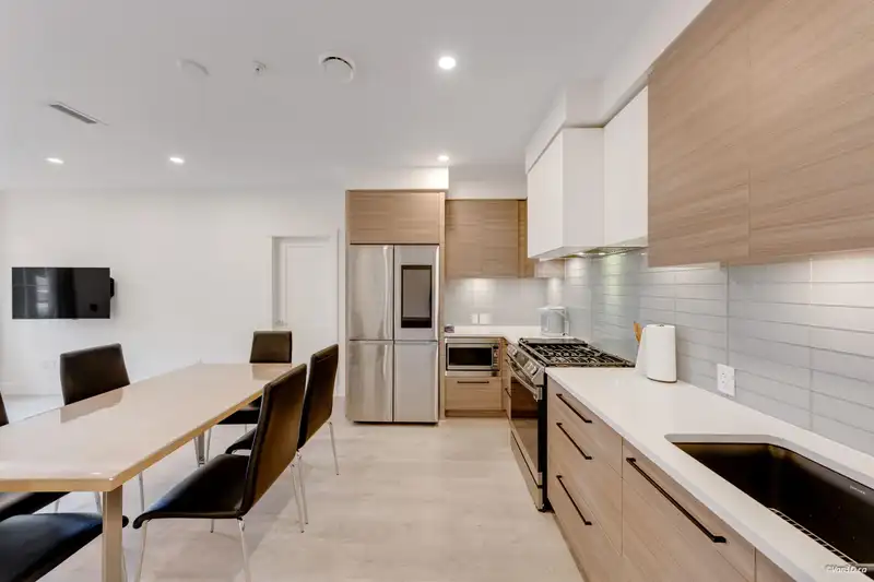 9 8888 SPIRES ROAD - photo 3 of 32
