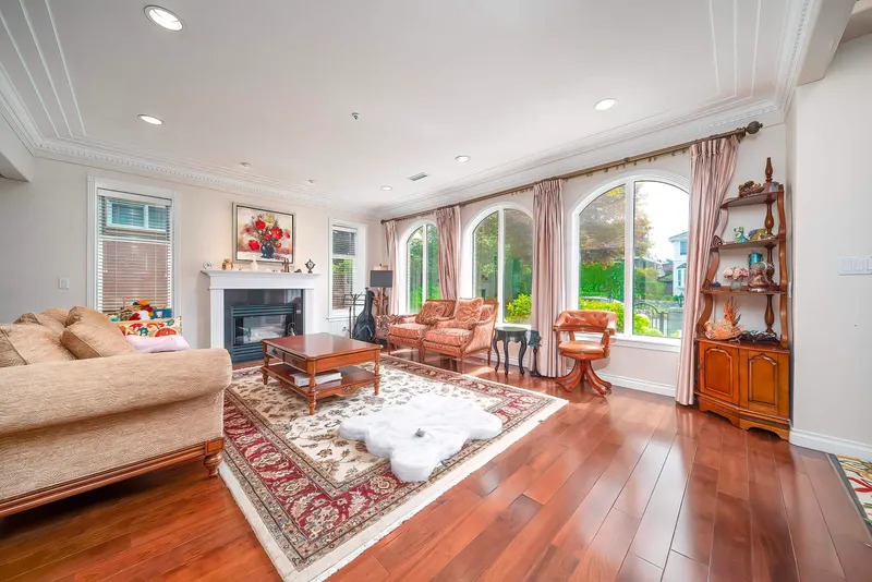 2407 W 18TH AVENUE - photo 2 of 25