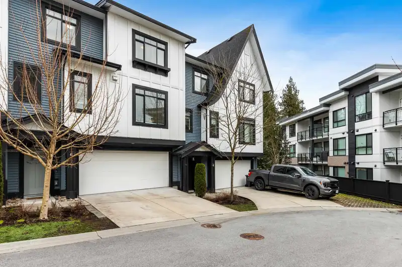 41 6897 201 STREET - photo 2 of 40