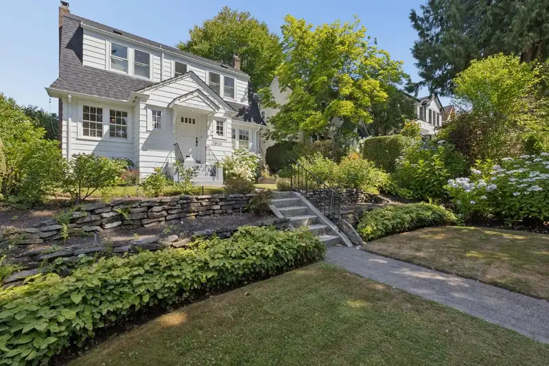 3933 W KING EDWARD AVENUE - photo 1 of 40
