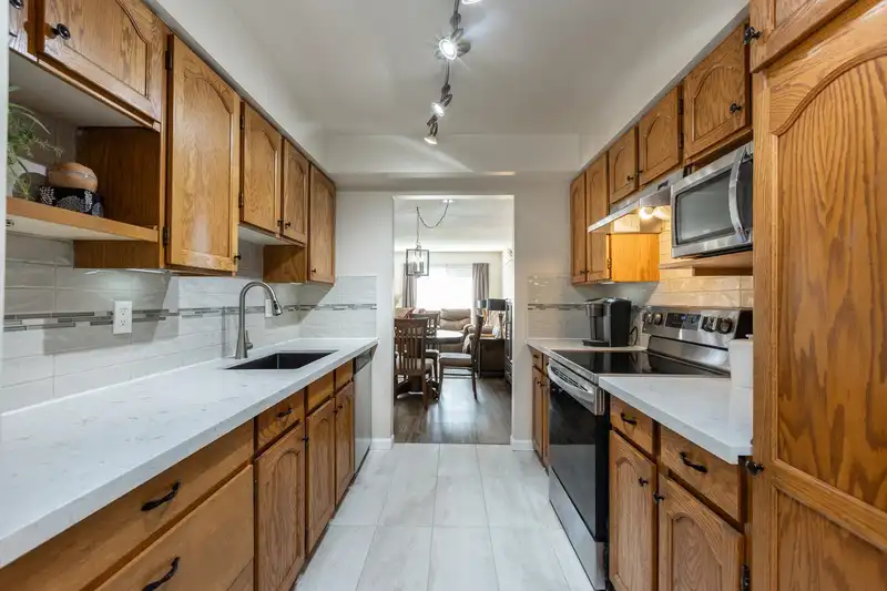 130 13725 72A AVENUE - photo 1 of 39
