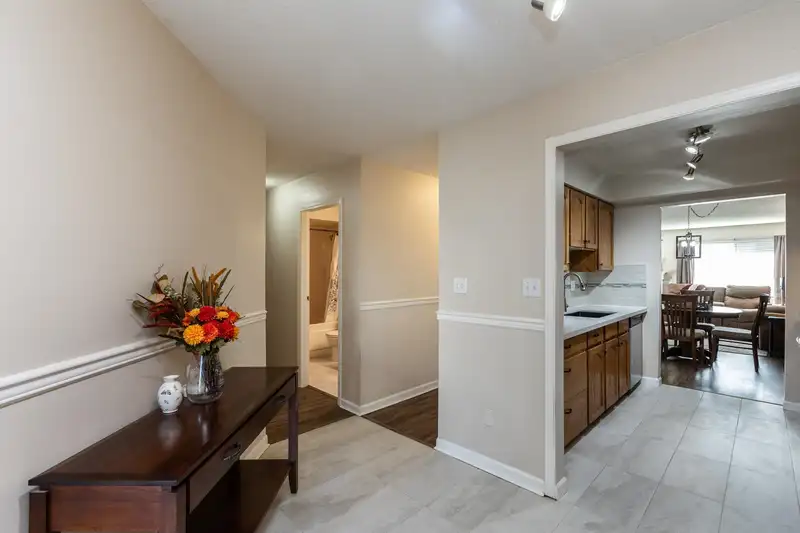 130 13725 72A AVENUE - photo 3 of 39