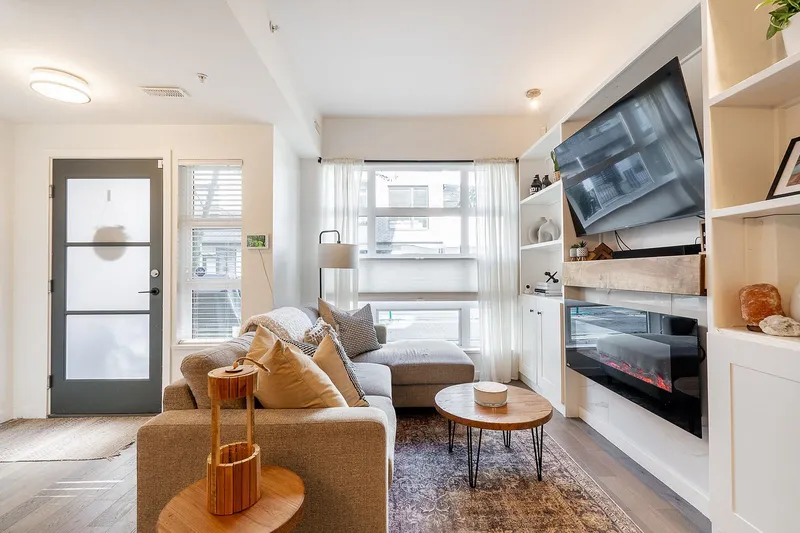 2751 SPRING STREET - photo 3 of 25