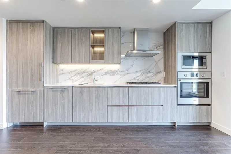 3403 4880 LOUGHEED HIGHWAY - photo 2 of 15