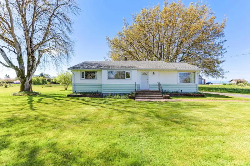 2584 WESTHAM ISLAND ROAD - photo 2 of 39