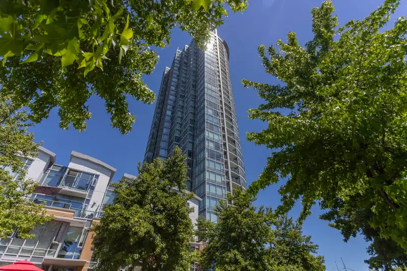 2505 1033 MARINASIDE CRESCENT - photo 1 of 40