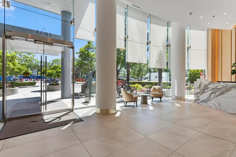 2505 1033 MARINASIDE CRESCENT - photo 2 of 40