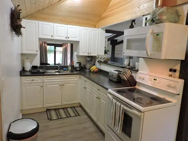 10053 WOLFE STREET - photo 2 of 28