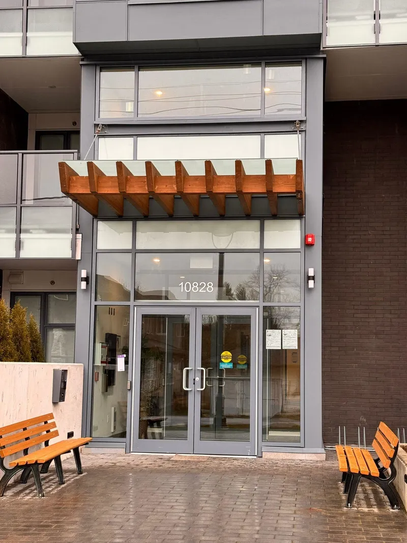 424 10828 139A STREET - photo 4 of 12