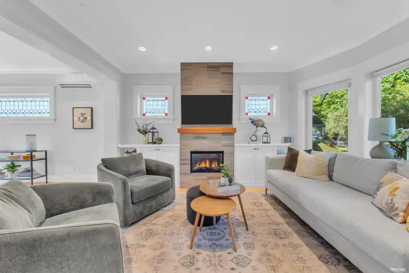 4581 JAMES STREET - photo 3 of 40