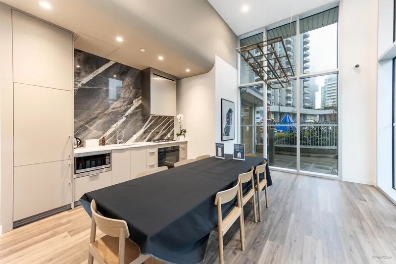 1009 5685 HALLEY AVENUE - photo 2 of 25