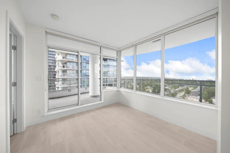 2108 13318 104 AVENUE - photo 2 of 25